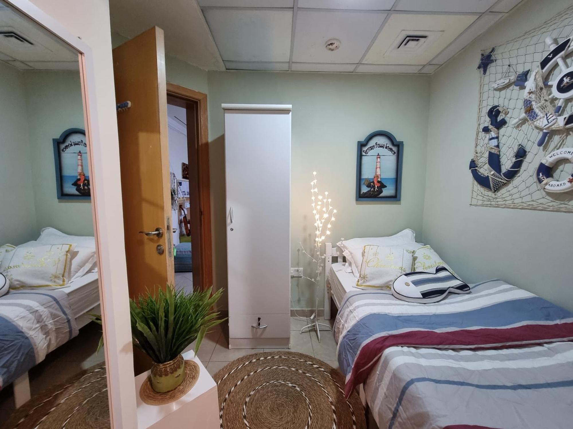 Green Sky Hostel Dubai Room photo